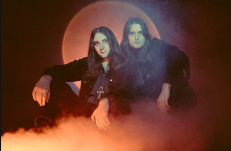 Read more about the article Hard Psych/Prog Duo Moundrag Release New Single The Caveman Ahead Of Second Album