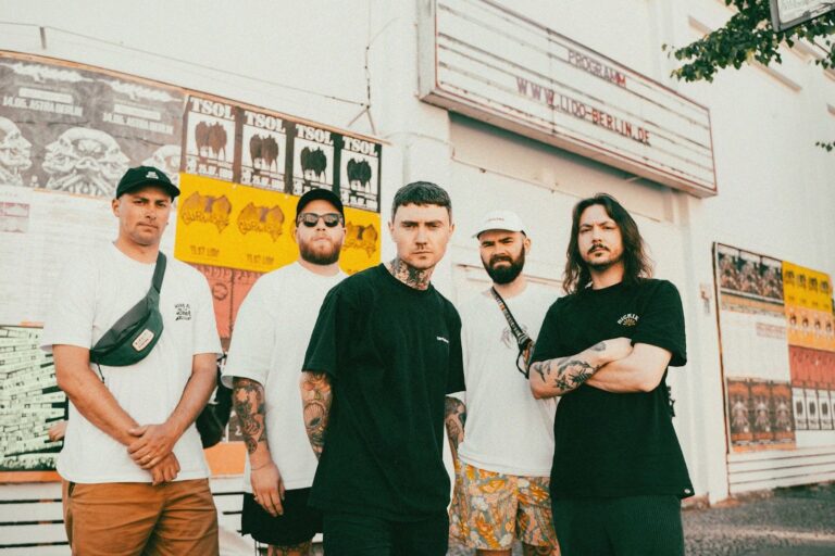 Read more about the article Last Hounds Release New Single/Visualiser Video: Word’s Disease